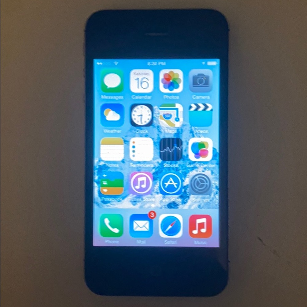 Black 16gb unlocked Verizon iPhone 4